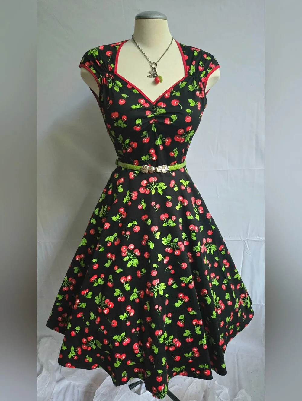 🍒Cherry Print Heidi Swing Dress By Pinup Couture - M- Size 8 Like New - Picture 2 of 7